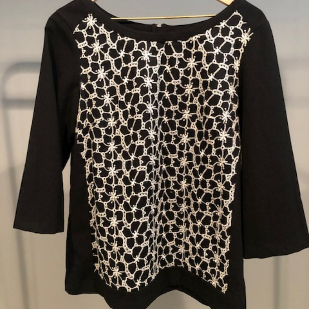Ann Taylor Embroidered  3/4 Sleeve Top